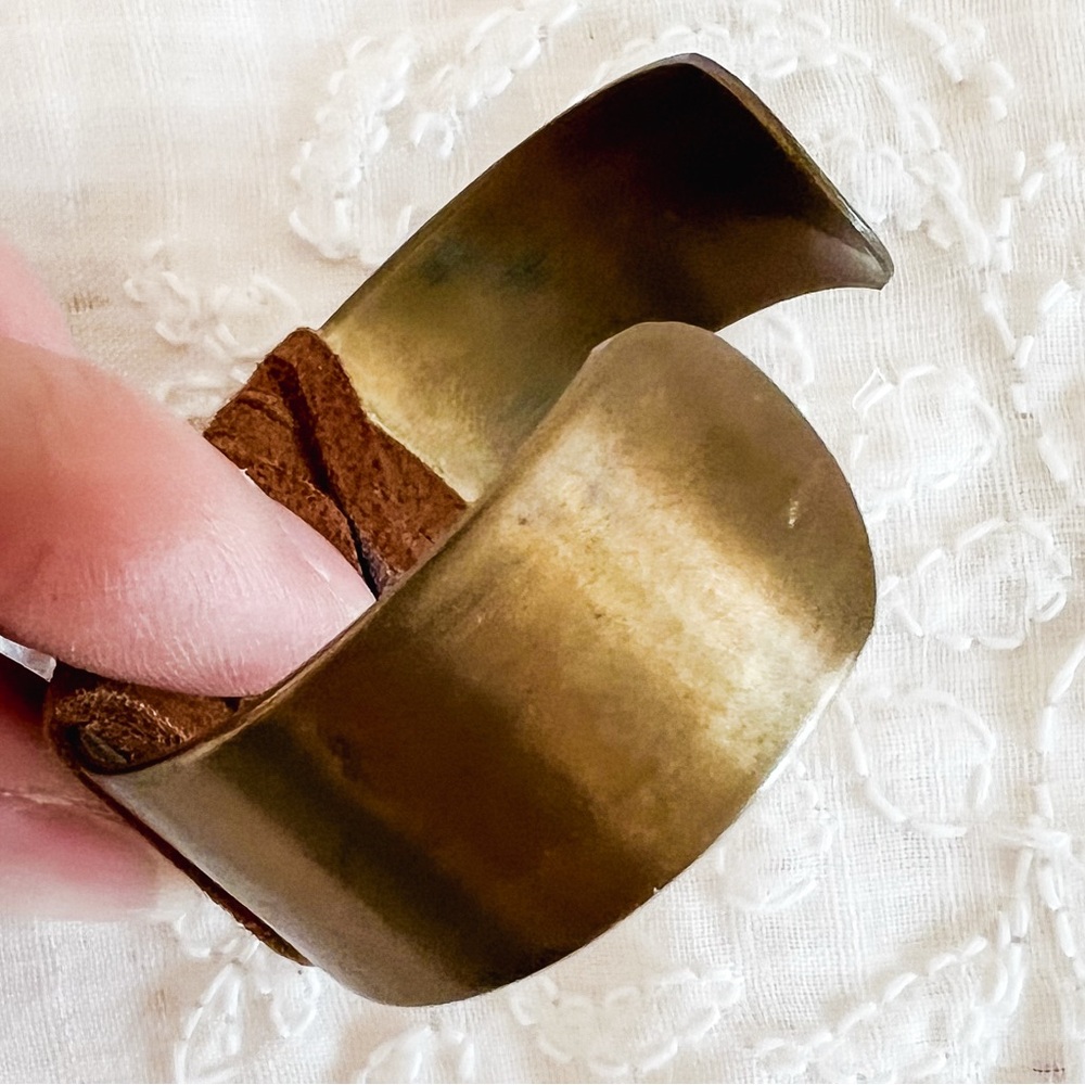 Vintage Brass and Suede Cuff Bracelet Boho Chic Jewelry - Picture 6 of 8